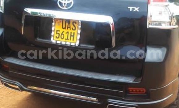 Nunua Ilio tumika Toyota Land Cruiser Nyeusi Gari ndani ya Kampala nchini Uganda Nunua Ilio tumika Toyota Land Cruiser Nyeusi Gari ndani ya Kampala nchini Uganda