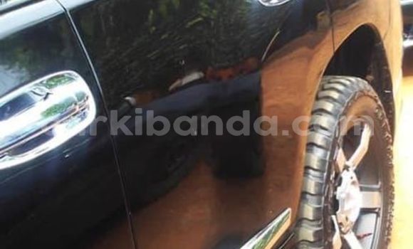 Nunua Ilio tumika Toyota Land Cruiser Nyeusi Gari ndani ya Kampala nchini Uganda Nunua Ilio tumika Toyota Land Cruiser Nyeusi Gari ndani ya Kampala nchini Uganda