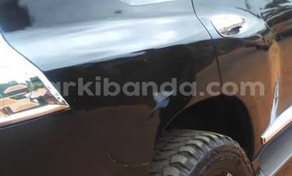 Nunua Ilio tumika Toyota Land Cruiser Nyeusi Gari ndani ya Kampala nchini Uganda Nunua Ilio tumika Toyota Land Cruiser Nyeusi Gari ndani ya Kampala nchini Uganda