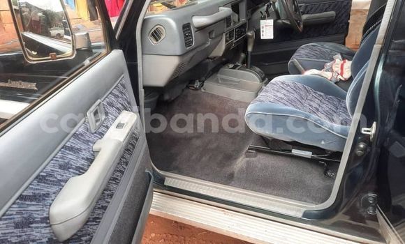 Nunua Ilio tumika Toyota Land Cruiser Nyeusi Gari ndani ya Kampala nchini Uganda Nunua Ilio tumika Toyota Land Cruiser Nyeusi Gari ndani ya Kampala nchini Uganda