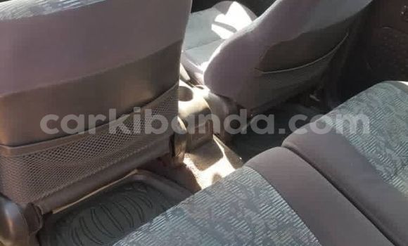 Nunua Ilio tumika Toyota RAV4 Bluu Gari ndani ya Kampala nchini Uganda Nunua Ilio tumika Toyota RAV4 Bluu Gari ndani ya Kampala nchini Uganda