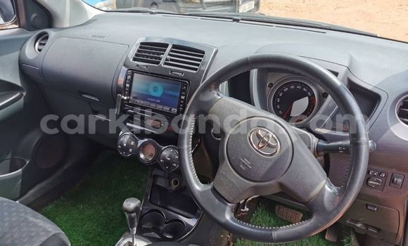 Nunua Ilio tumika Toyota IST Nyingine Gari ndani ya Kampala nchini Uganda Nunua Ilio tumika Toyota IST Nyingine Gari ndani ya Kampala nchini Uganda