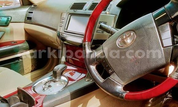 Nunua Ilio tumika Toyota Mark X Nyeupe Gari ndani ya Kampala nchini Uganda Nunua Ilio tumika Toyota Mark X Nyeupe Gari ndani ya Kampala nchini Uganda