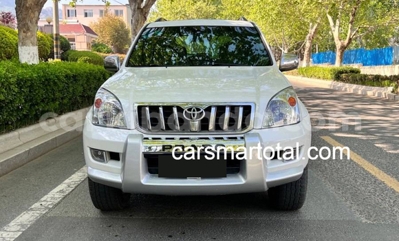 Buy Used Toyota Prado White Car in Bweyogerere in Central Buy Used Toyota Prado White Car in Bweyogerere in Central