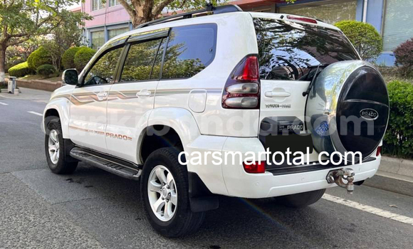 Buy Used Toyota Prado White Car in Bweyogerere in Central Buy Used Toyota Prado White Car in Bweyogerere in Central