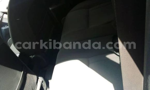 Acheter Occasion Voiture Toyota Corolla Gris à Kampala, Ouganda Acheter Occasion Voiture Toyota Corolla Gris à Kampala, Ouganda