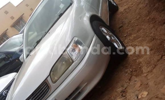 Acheter Occasion Voiture Toyota Corolla Gris à Kampala, Ouganda Acheter Occasion Voiture Toyota Corolla Gris à Kampala, Ouganda