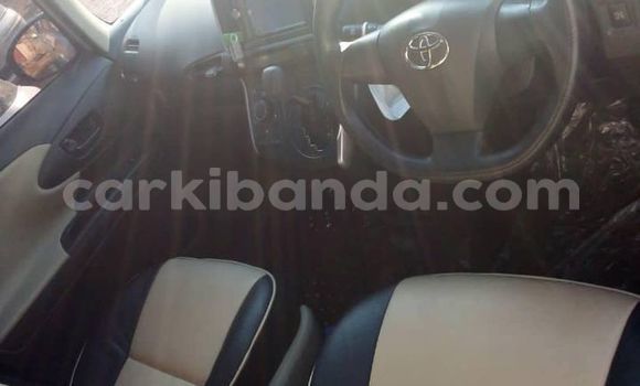 Acheter Occasion Voiture Toyota Wish Gris à Kampala, Ouganda Acheter Occasion Voiture Toyota Wish Gris à Kampala, Ouganda