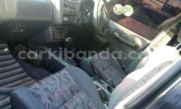 Acheter Occasion Voiture Toyota RAV4 Gris à Kampala, Ouganda Acheter Occasion Voiture Toyota RAV4 Gris à Kampala, Ouganda