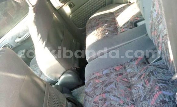 Acheter Occasion Voiture Toyota RAV4 Gris à Kampala, Ouganda Acheter Occasion Voiture Toyota RAV4 Gris à Kampala, Ouganda