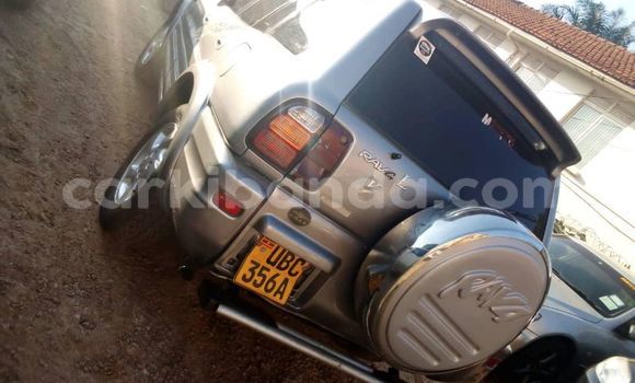 Acheter Occasion Voiture Toyota RAV4 Gris à Kampala, Ouganda Acheter Occasion Voiture Toyota RAV4 Gris à Kampala, Ouganda