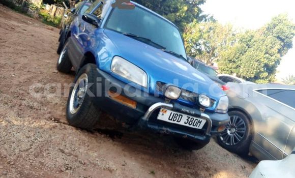 Gura Yakoze Toyota RAV4 Blue Imodoka i Kampala mu Uganda