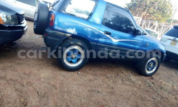 Acheter Occasion Voiture Toyota RAV4 Bleu à Kampala, Ouganda Acheter Occasion Voiture Toyota RAV4 Bleu à Kampala, Ouganda