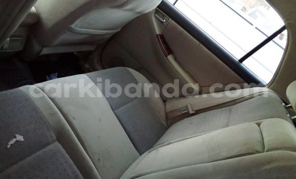 Acheter Occasion Voiture Toyota Allex Gris à Kampala, Ouganda Acheter Occasion Voiture Toyota Allex Gris à Kampala, Ouganda