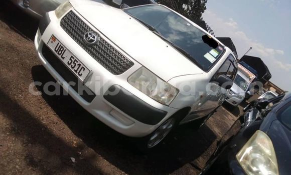 Acheter Occasion Voiture Toyota Succeed Blanc à Kampala, Ouganda