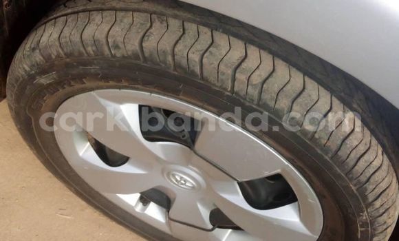Acheter Occasion Voiture Toyota Ractis Gris à Kampala, Ouganda Acheter Occasion Voiture Toyota Ractis Gris à Kampala, Ouganda