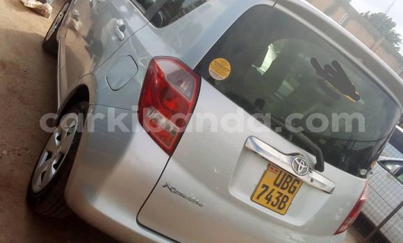 Acheter Occasion Voiture Toyota Ractis Gris à Kampala, Ouganda Acheter Occasion Voiture Toyota Ractis Gris à Kampala, Ouganda