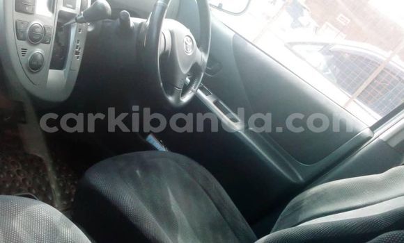 Acheter Occasion Voiture Toyota Ractis Gris à Kampala, Ouganda Acheter Occasion Voiture Toyota Ractis Gris à Kampala, Ouganda