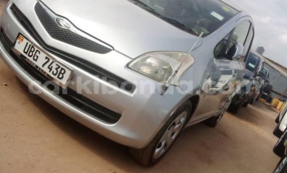 Acheter Occasion Voiture Toyota Ractis Gris à Kampala, Ouganda Acheter Occasion Voiture Toyota Ractis Gris à Kampala, Ouganda