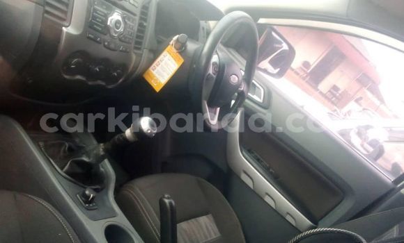 Acheter Occasion Voiture Ford Ranger Blanc à Kampala, Ouganda Acheter Occasion Voiture Ford Ranger Blanc à Kampala, Ouganda