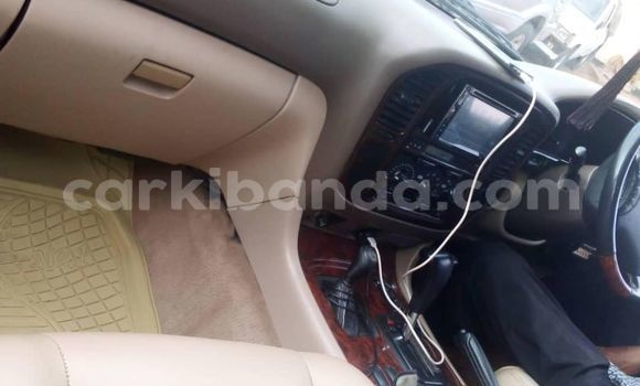 Acheter Occasion Voiture Toyota Land Cruiser Blanc à Kampala, Ouganda Acheter Occasion Voiture Toyota Land Cruiser Blanc à Kampala, Ouganda