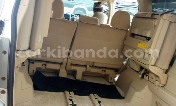Acheter Occasion Voiture Toyota Alphard Gris à Kampala, Ouganda Acheter Occasion Voiture Toyota Alphard Gris à Kampala, Ouganda