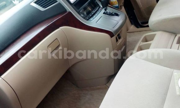 Acheter Occasion Voiture Toyota Alphard Gris à Kampala, Ouganda Acheter Occasion Voiture Toyota Alphard Gris à Kampala, Ouganda