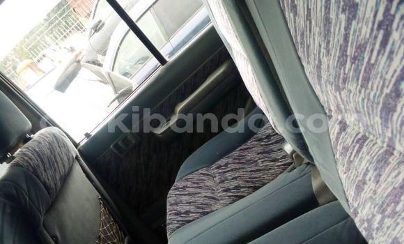 Acheter Occasion Voiture Toyota Land Cruiser Noir à Kampala, Ouganda Acheter Occasion Voiture Toyota Land Cruiser Noir à Kampala, Ouganda