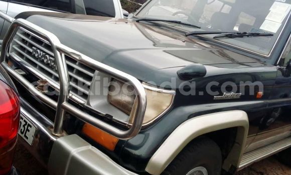 Acheter Occasion Voiture Toyota Land Cruiser Noir à Kampala, Ouganda Acheter Occasion Voiture Toyota Land Cruiser Noir à Kampala, Ouganda