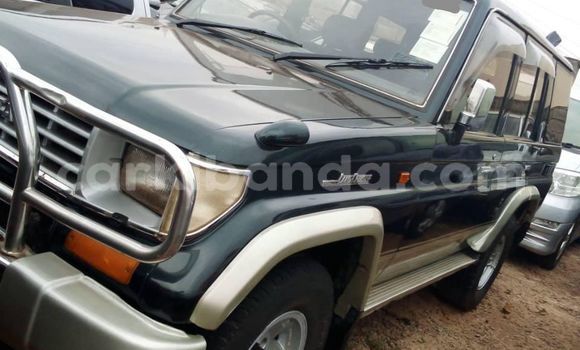 Acheter Occasion Voiture Toyota Land Cruiser Noir à Kampala, Ouganda Acheter Occasion Voiture Toyota Land Cruiser Noir à Kampala, Ouganda