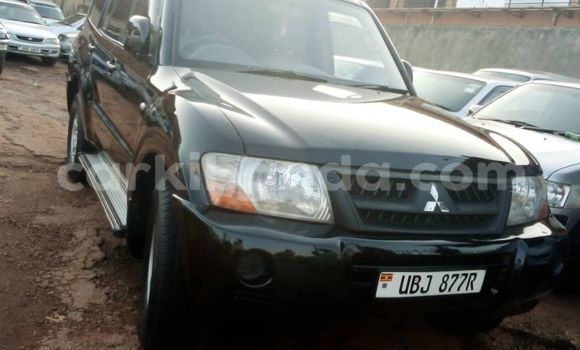 Nunua Ilio tumika Mitsubishi Pajero Nyeusi Gari ndani ya Kampala nchini Uganda