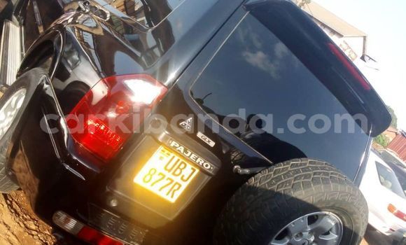 Acheter Occasion Voiture Mitsubishi Pajero Noir à Kampala, Ouganda Acheter Occasion Voiture Mitsubishi Pajero Noir à Kampala, Ouganda
