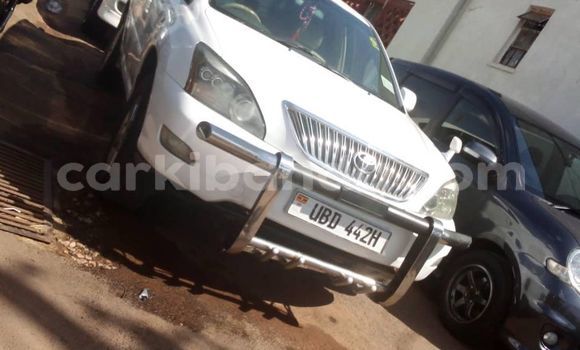 Acheter Occasion Voiture Toyota Harrier Blanc à Kampala, Ouganda