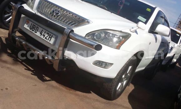 Acheter Occasion Voiture Toyota Harrier Blanc à Kampala, Ouganda Acheter Occasion Voiture Toyota Harrier Blanc à Kampala, Ouganda