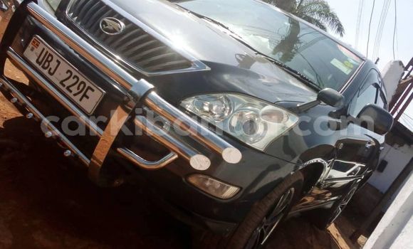Gura Yakoze Toyota Harrier Black Imodoka i Kampala mu Uganda