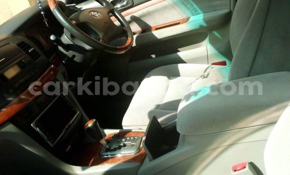 Acheter Occasion Voiture Toyota Noah Blanc à Kampala, Ouganda Acheter Occasion Voiture Toyota Noah Blanc à Kampala, Ouganda