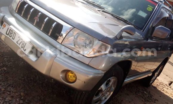 Nunua Ilio tumika Mitsubishi Pajero Nyingine Gari ndani ya Kampala nchini Uganda Nunua Ilio tumika Mitsubishi Pajero Nyingine Gari ndani ya Kampala nchini Uganda