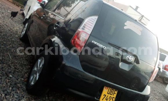 Acheter Occasion Voiture Toyota Passo Noir à Kampala, Ouganda Acheter Occasion Voiture Toyota Passo Noir à Kampala, Ouganda