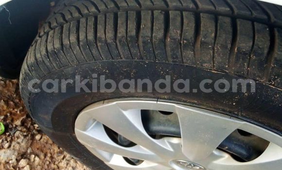 Acheter Occasion Voiture Toyota Corolla Rumion Blanc à Kampala, Ouganda Acheter Occasion Voiture Toyota Corolla Rumion Blanc à Kampala, Ouganda