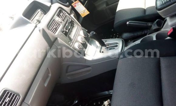 Acheter Occasion Voiture Toyota Wish Blanc à Kampala, Ouganda Acheter Occasion Voiture Toyota Wish Blanc à Kampala, Ouganda