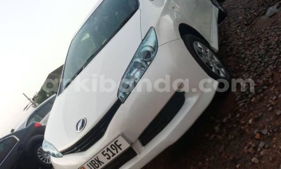 Acheter Occasion Voiture Toyota Wish Blanc à Kampala, Ouganda Acheter Occasion Voiture Toyota Wish Blanc à Kampala, Ouganda
