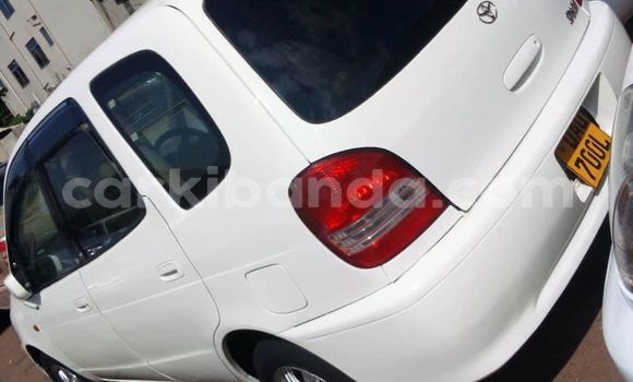 Acheter Occasion Voiture Toyota Spacio Blanc à Kampala, Ouganda Acheter Occasion Voiture Toyota Spacio Blanc à Kampala, Ouganda