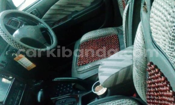 Acheter Occasion Voiture Toyota Premio Vert à Kampala, Ouganda Acheter Occasion Voiture Toyota Premio Vert à Kampala, Ouganda