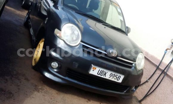 Acheter Occasion Voiture Toyota Sienta Bleu à Kampala, Ouganda