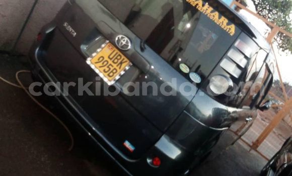 Acheter Occasion Voiture Toyota Sienta Bleu à Kampala, Ouganda Acheter Occasion Voiture Toyota Sienta Bleu à Kampala, Ouganda