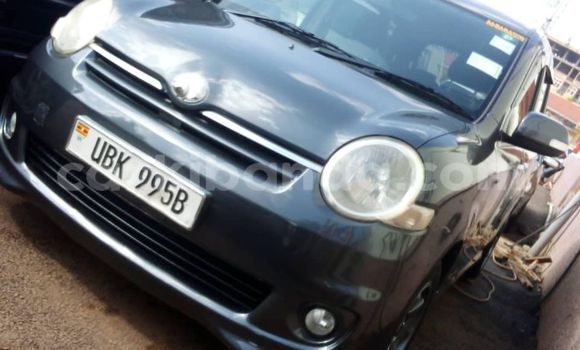 Acheter Occasion Voiture Toyota Sienta Bleu à Kampala, Ouganda Acheter Occasion Voiture Toyota Sienta Bleu à Kampala, Ouganda