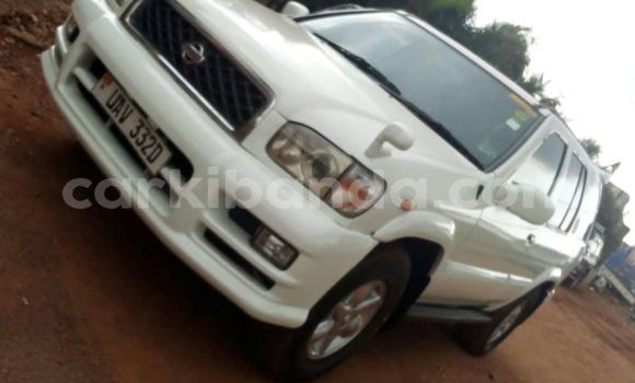 Acheter Occasion Voiture Nissan Terrano Blanc à Kampala, Ouganda Acheter Occasion Voiture Nissan Terrano Blanc à Kampala, Ouganda