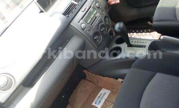 Acheter Occasion Voiture Toyota Blade Gris à Kampala, Ouganda Acheter Occasion Voiture Toyota Blade Gris à Kampala, Ouganda