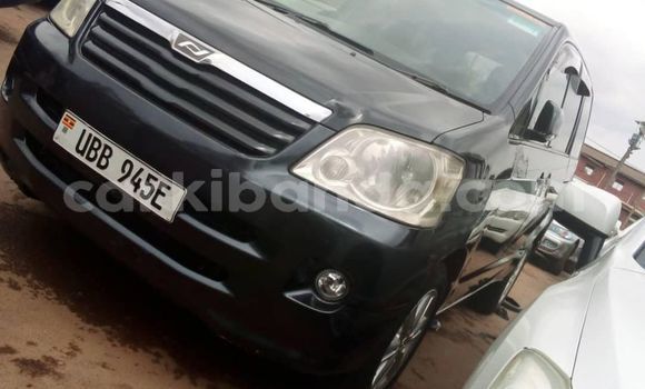 Acheter Occasion Voiture Toyota Noah Noir à Kampala, Ouganda Acheter Occasion Voiture Toyota Noah Noir à Kampala, Ouganda