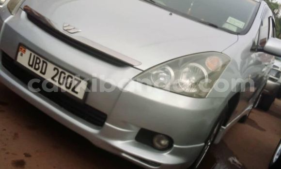 Gura Yakoze Toyota Wish Silver Imodoka i Kampala mu Uganda